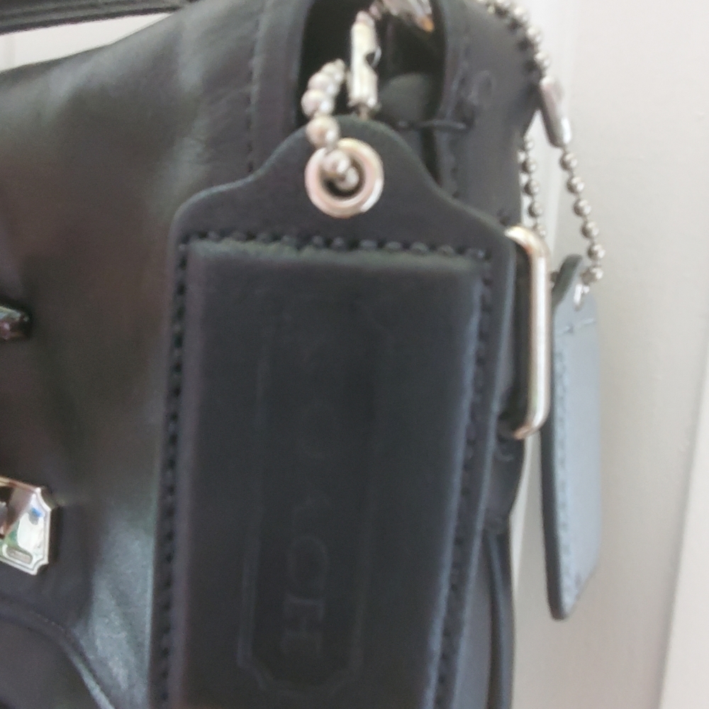 Coach black soft leather purse in good condition with silver hardware - Picture 10 of 10